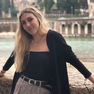 Meet your Posher, Angie
